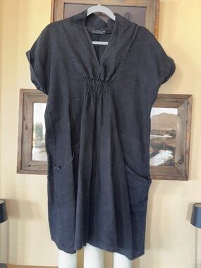 Leo Meh Black Linen V-Neck Tunic with Front Pockets one size